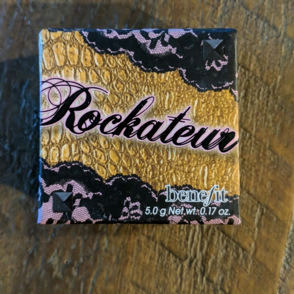 Rockateur blush by benefit cismetics
